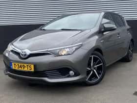 Toyota Auris (2017) thumbnail 2
