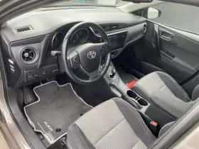 Toyota Auris (2017) thumbnail 22