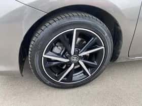 Toyota Auris (2017) thumbnail 63
