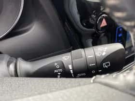 Toyota Auris (2017) thumbnail 77