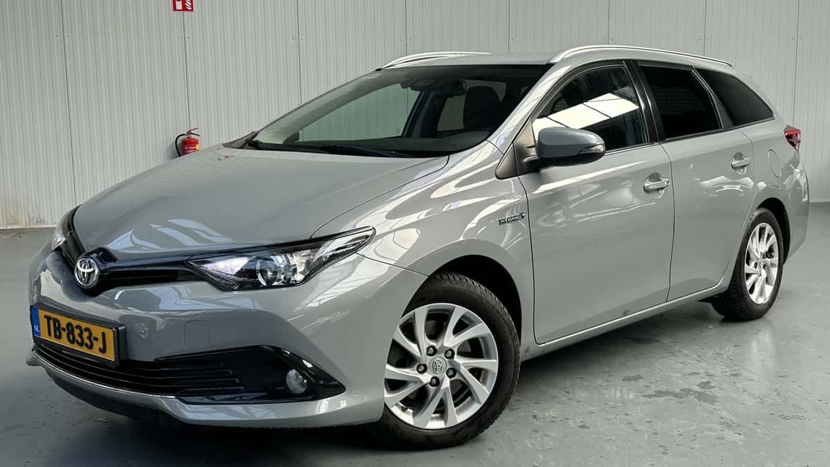 Toyota Auris (2018) — foto 1