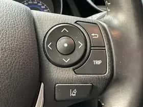 Toyota Auris (2018) thumbnail 5