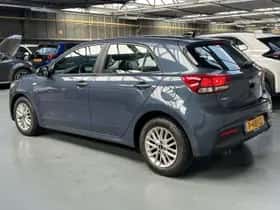 Kia Rio (2022) thumbnail 17
