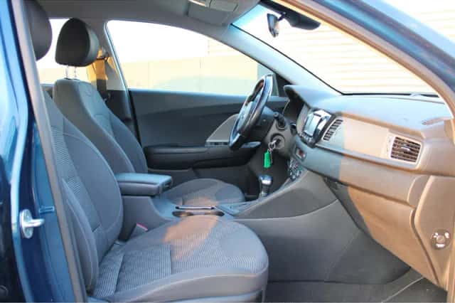 Kia Niro (2017) thumbnail 11