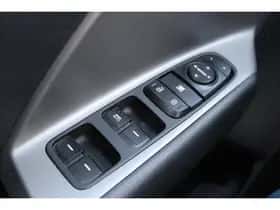 Kia Niro (2017) thumbnail 19