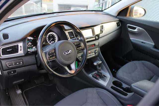 Kia Niro (2017) thumbnail 10