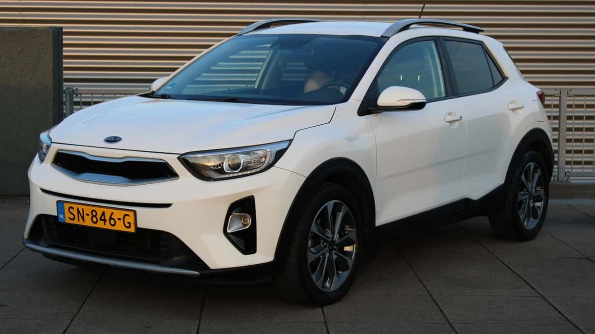 Kia Stonic (2018) — foto 1