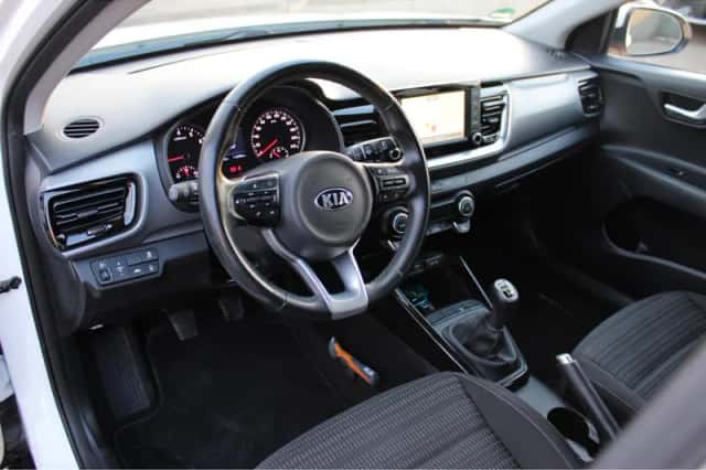 Kia Stonic (2018) thumbnail 17