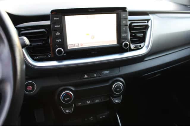 Kia Stonic (2018) thumbnail 20