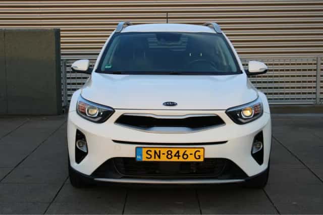 Kia Stonic (2018) thumbnail 3