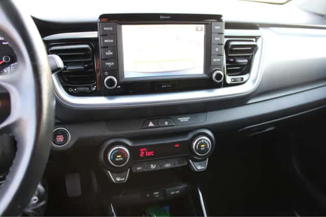 Kia Stonic (2018) thumbnail 22