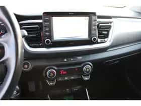 Kia Stonic (2018) thumbnail 22