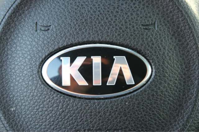 Kia Stonic (2018) thumbnail 24