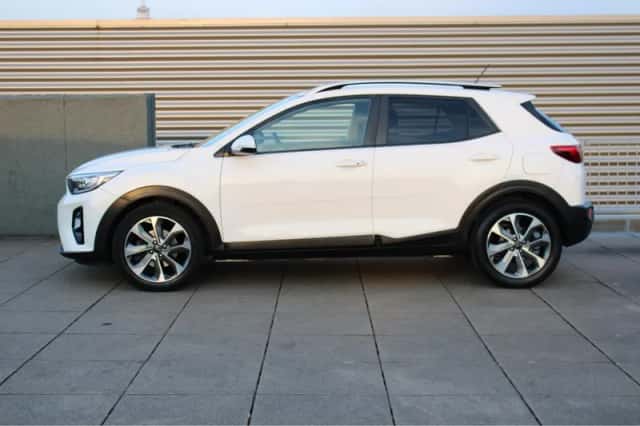 Kia Stonic (2018) thumbnail 5