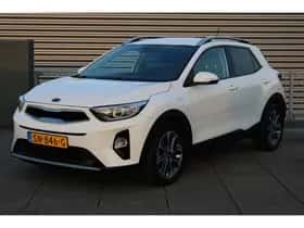 Kia Stonic (2018) thumbnail 44