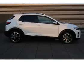 Kia Stonic (2018) thumbnail 49