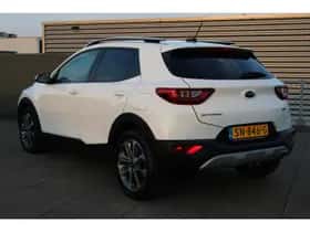 Kia Stonic (2018) thumbnail 6