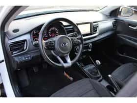 Kia Stonic (2018) thumbnail 57