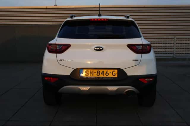 Kia Stonic (2018) thumbnail 7