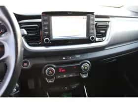 Kia Stonic (2018) thumbnail 62