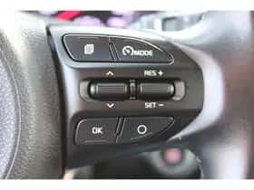 Kia Stonic (2018) thumbnail 65