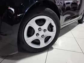 Kia Picanto (2022) thumbnail 2