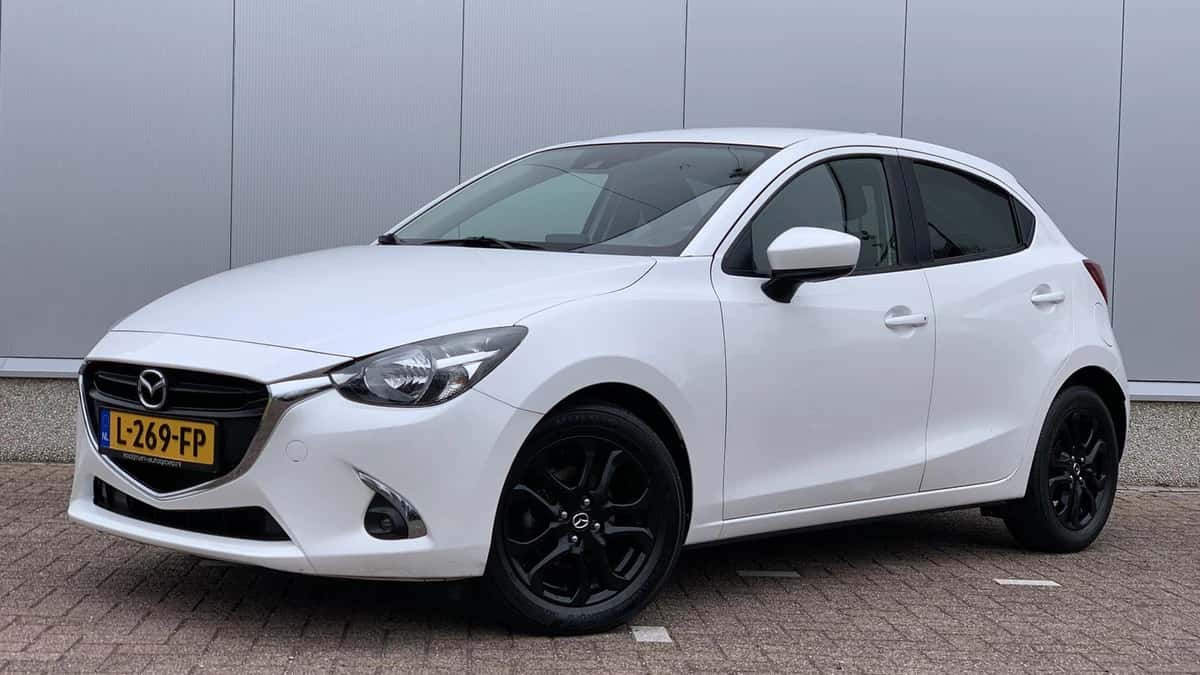 Mazda 2 (2019) — foto 1
