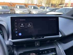 Toyota C-HR (2024) thumbnail 17
