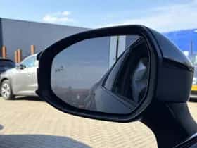 Toyota C-HR (2024) thumbnail 64