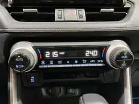 Toyota RAV4 (2021) thumbnail 15