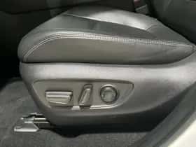 Toyota RAV4 (2021) thumbnail 16