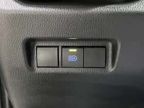 Toyota RAV4 (2021) thumbnail 18