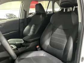 Toyota RAV4 (2021) thumbnail 4