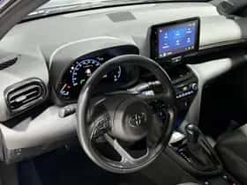 Toyota Yaris-cross (2022) thumbnail 2