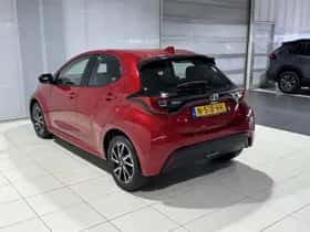 Toyota Yaris (2021) thumbnail 3