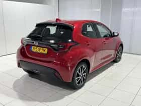 Toyota Yaris (2021) thumbnail 4