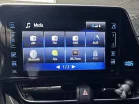 Toyota C-HR (2019) thumbnail 28