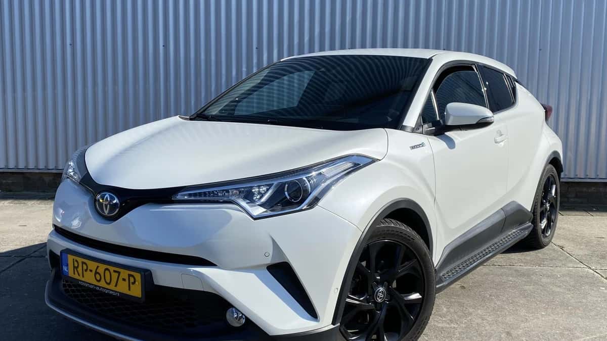 Toyota C-HR (2018) — foto 1