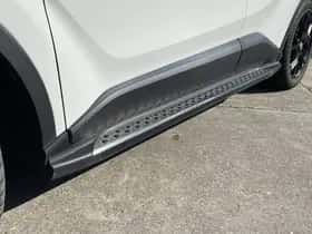 Toyota C-HR (2018) thumbnail 32