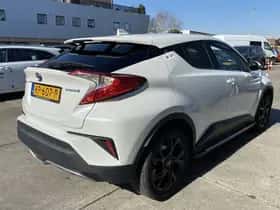 Toyota C-HR (2018) thumbnail 59