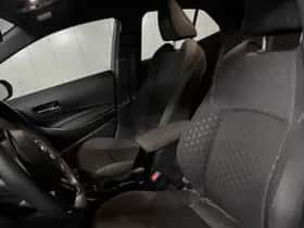 Toyota Corolla (2023) thumbnail 2