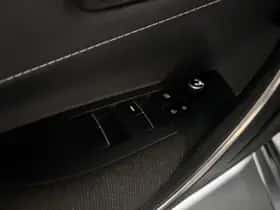 Toyota Corolla (2023) thumbnail 3