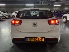 Kia Rio (2017) thumbnail 18