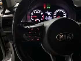 Kia Rio (2017) thumbnail 28