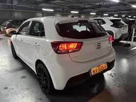 Kia Rio (2017) thumbnail 38