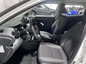 Toyota Yaris-cross (2024) thumbnail 11