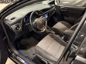 Toyota Auris (2017) thumbnail 35