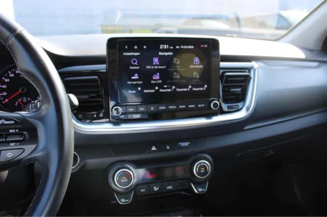 Kia Stonic (2022) thumbnail 23