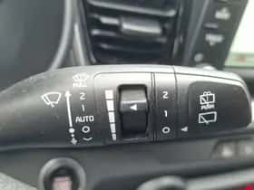 Kia Stonic (2019) thumbnail 32