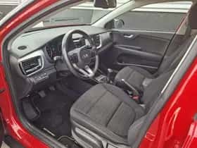 Kia Stonic (2019) thumbnail 55